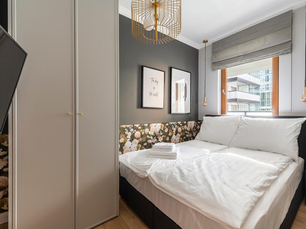Yoursecondflat Grzybowska Metropoint Varsovia Exterior foto