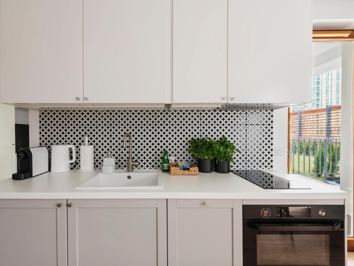 Yoursecondflat Grzybowska Metropoint Varsovia Exterior foto