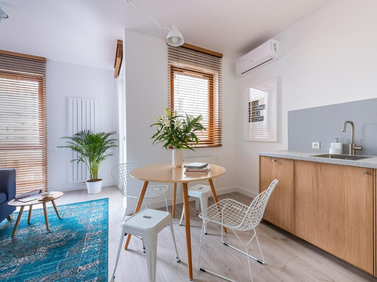 Yoursecondflat Grzybowska Metropoint Varsovia Exterior foto